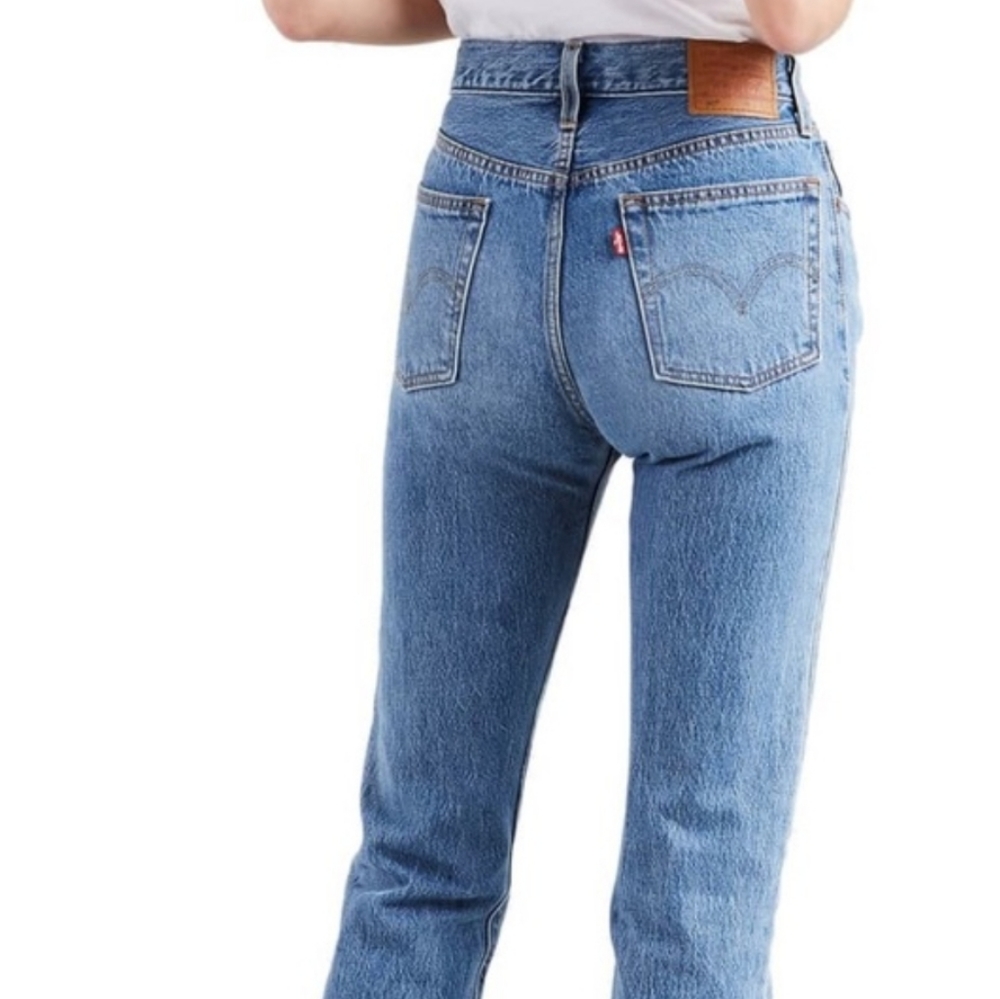 Levi's 501 high waist ripped frayed hem